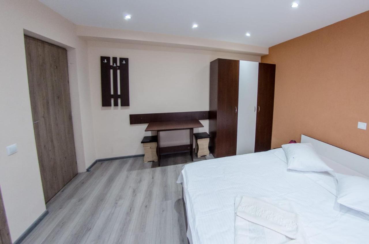 Casa Andy Hotell Buşteni Exteriör bild