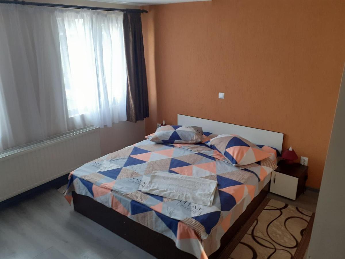 Casa Andy Hotell Buşteni Exteriör bild