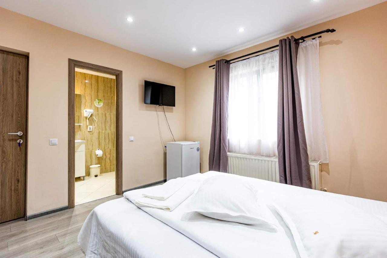 Casa Andy Hotell Buşteni Exteriör bild
