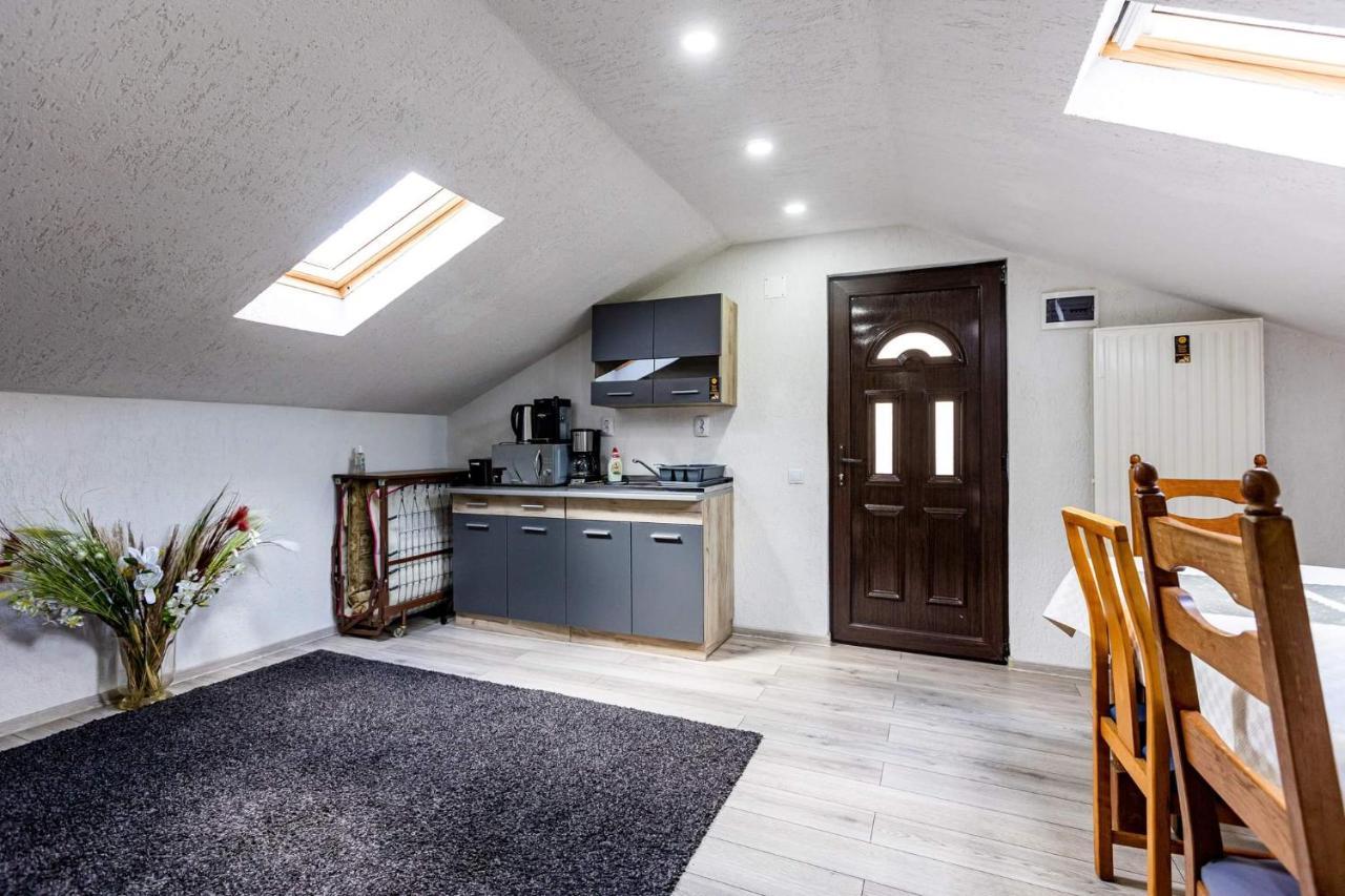 Casa Andy Hotell Buşteni Exteriör bild