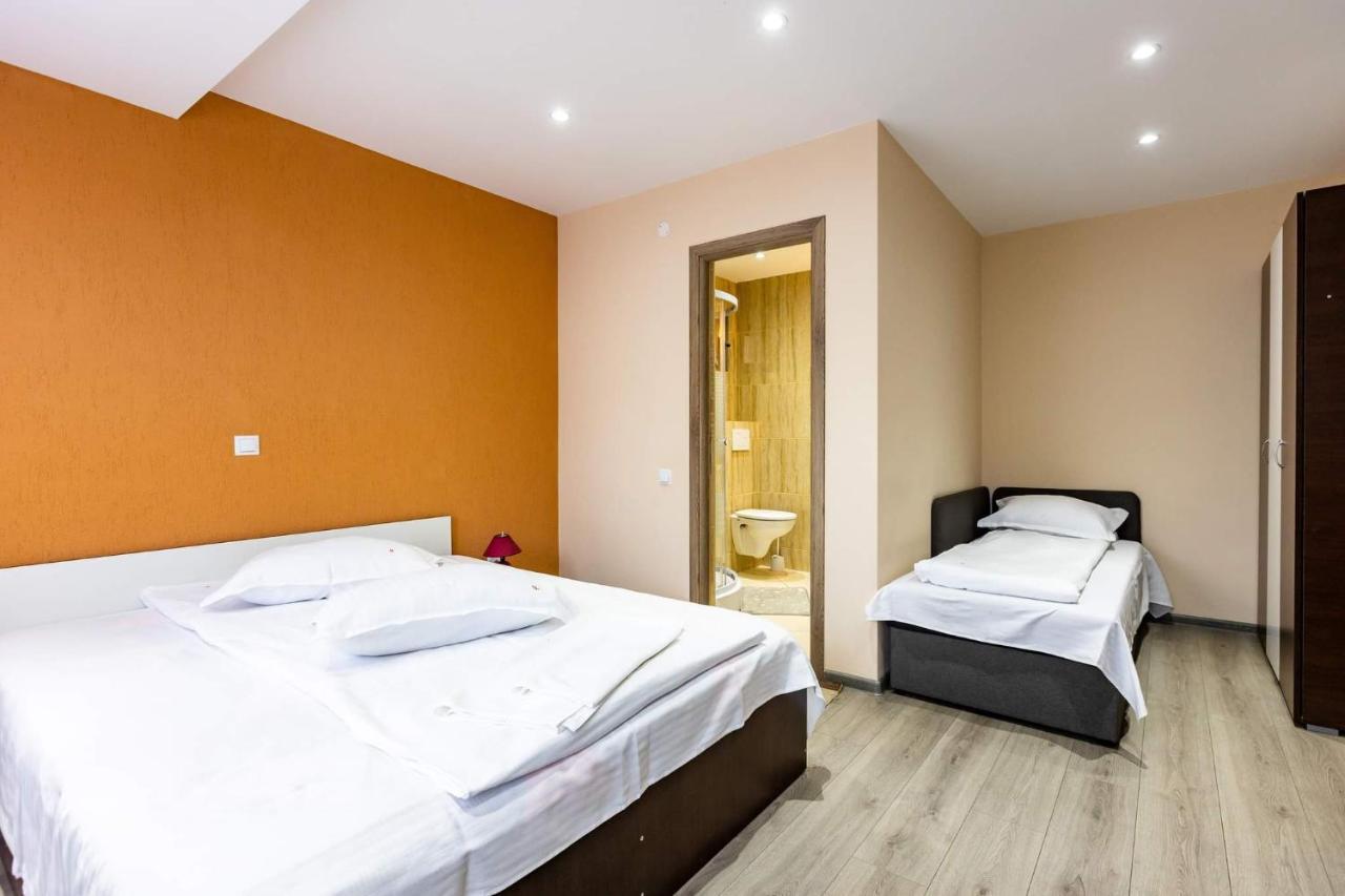 Casa Andy Hotell Buşteni Exteriör bild