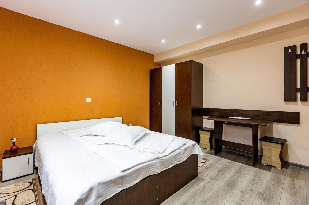 Casa Andy Hotell Buşteni Exteriör bild