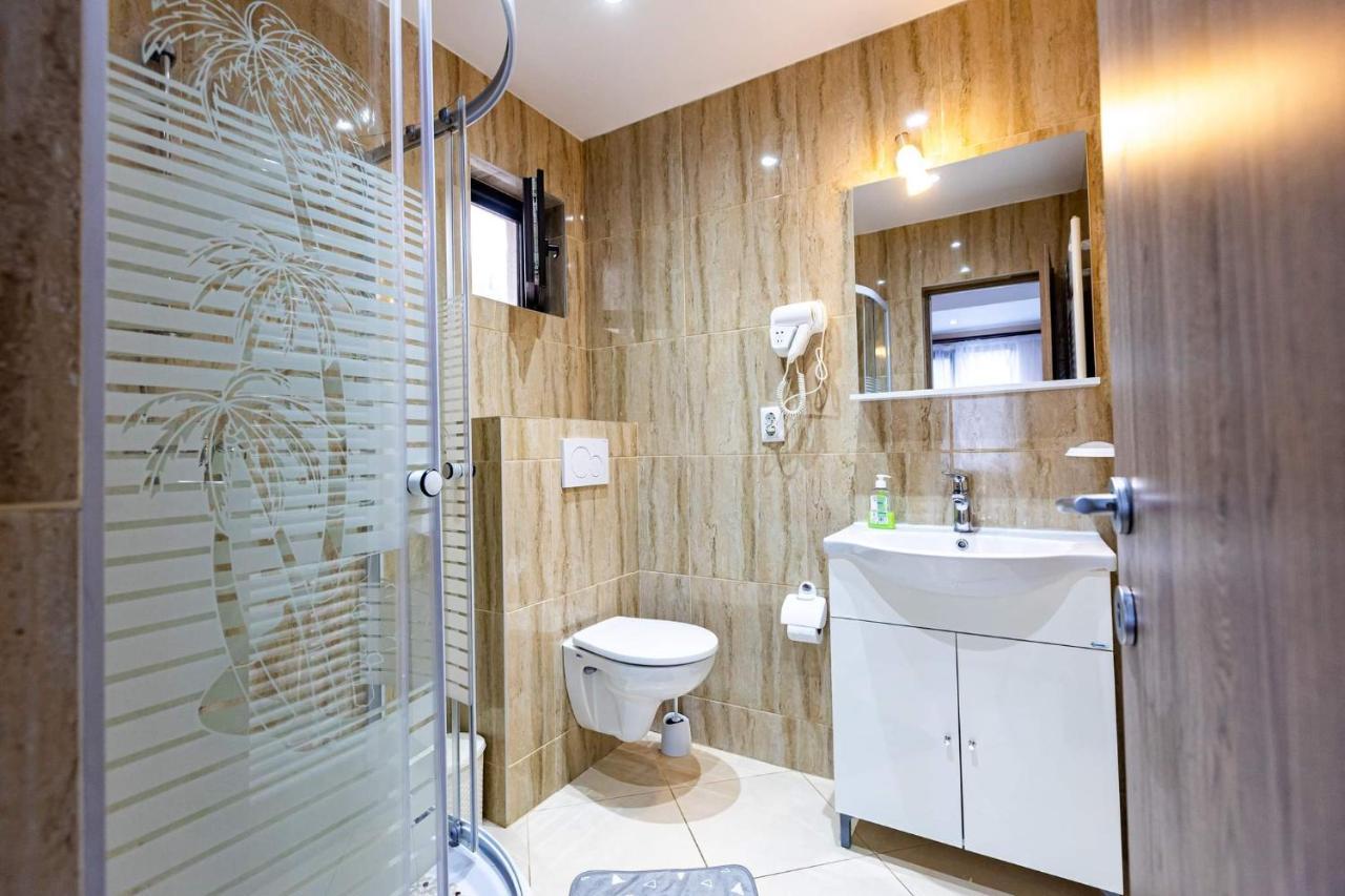 Casa Andy Hotell Buşteni Exteriör bild
